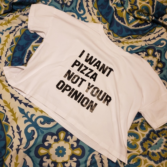 H&M Tops - Cropped white/black pizza shirt